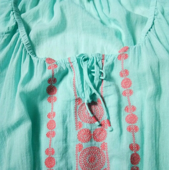 Cape Juby Embroidered Ruffle Cropped Peasant Top - Picture 7 of 8